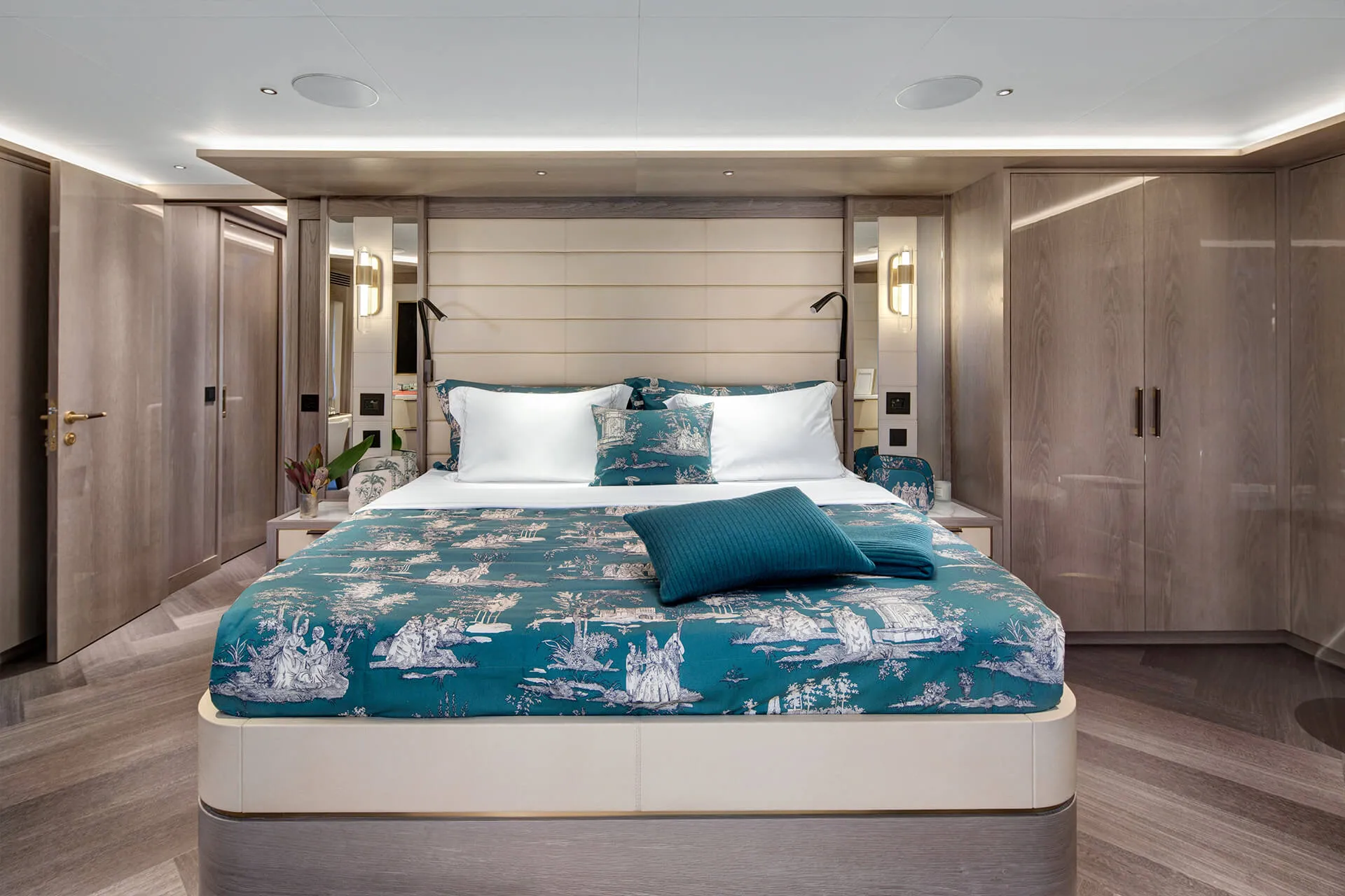 Sirena 88 master cabin with king-size bed
