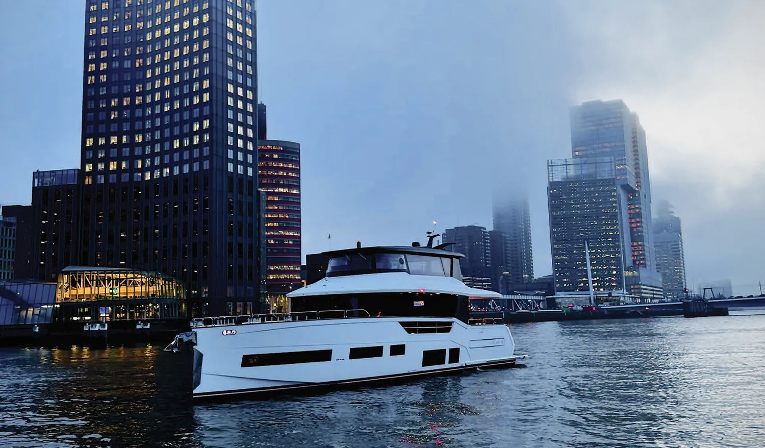 Sirena Yachts motor yacht river transit