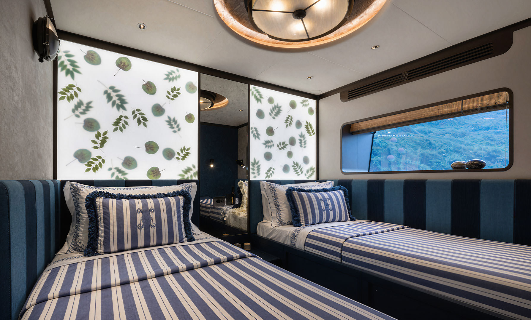 Sirena 118 Custom Interior