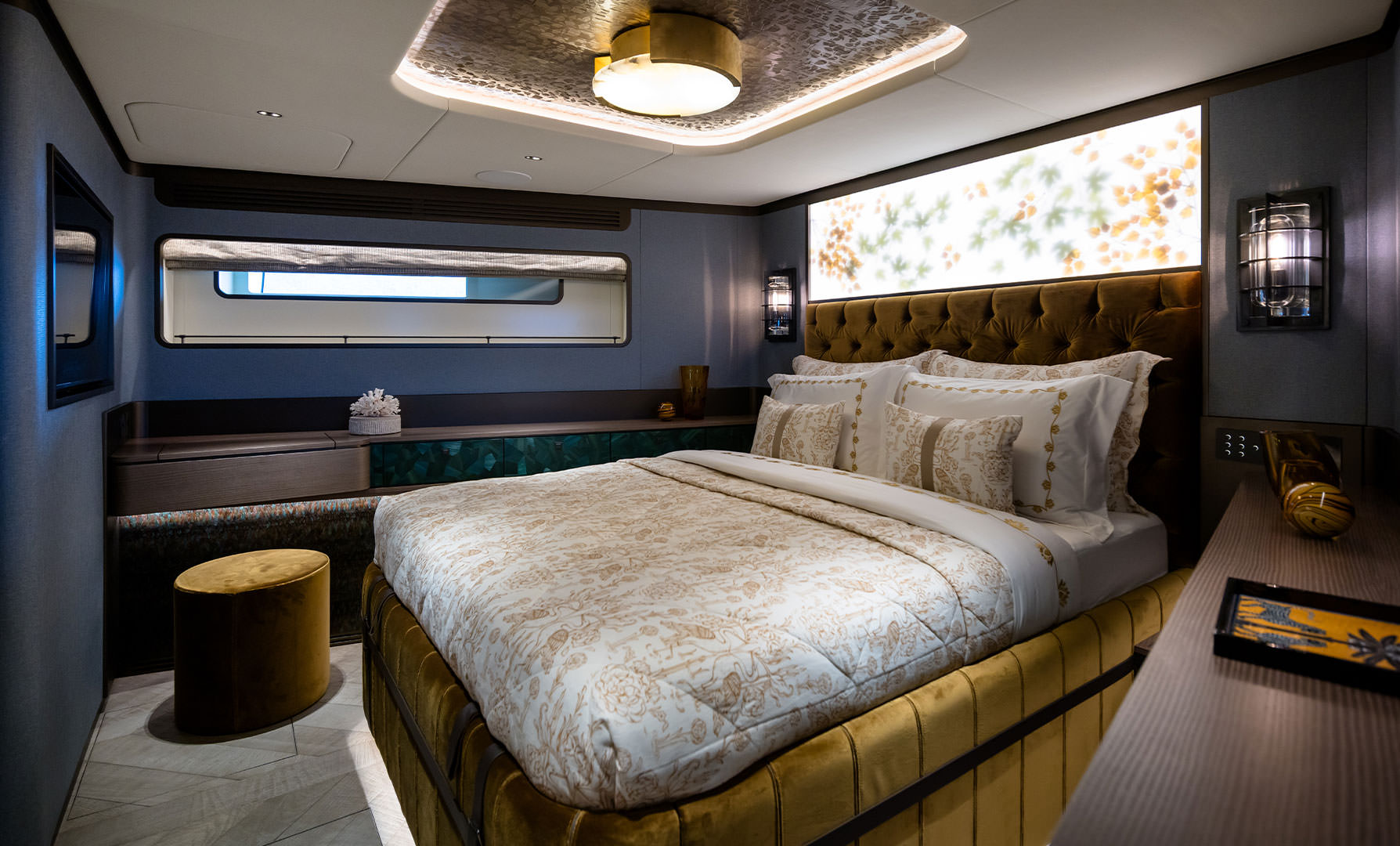 Sirena 118 Custom Interior
