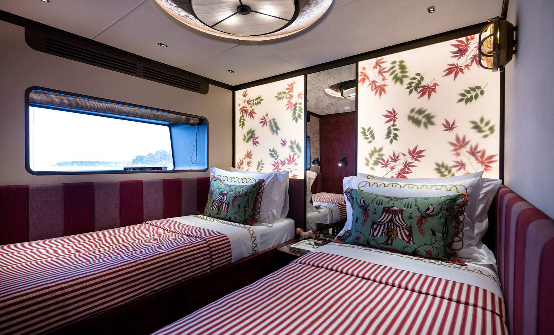 Sirena 118 Custom Interior
